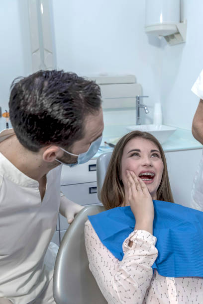 Best Emergency Dental Care for Broken or Chipped Teeth in Evansdale, IA